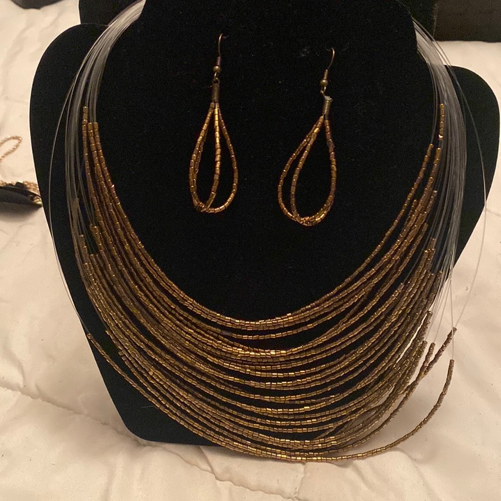 Necklace and earrings set